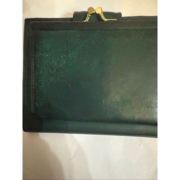 Mundi Women's Leather Bi-fold Multiple Card Slots Wallet Green OS NWOT - Picture 5 of 8